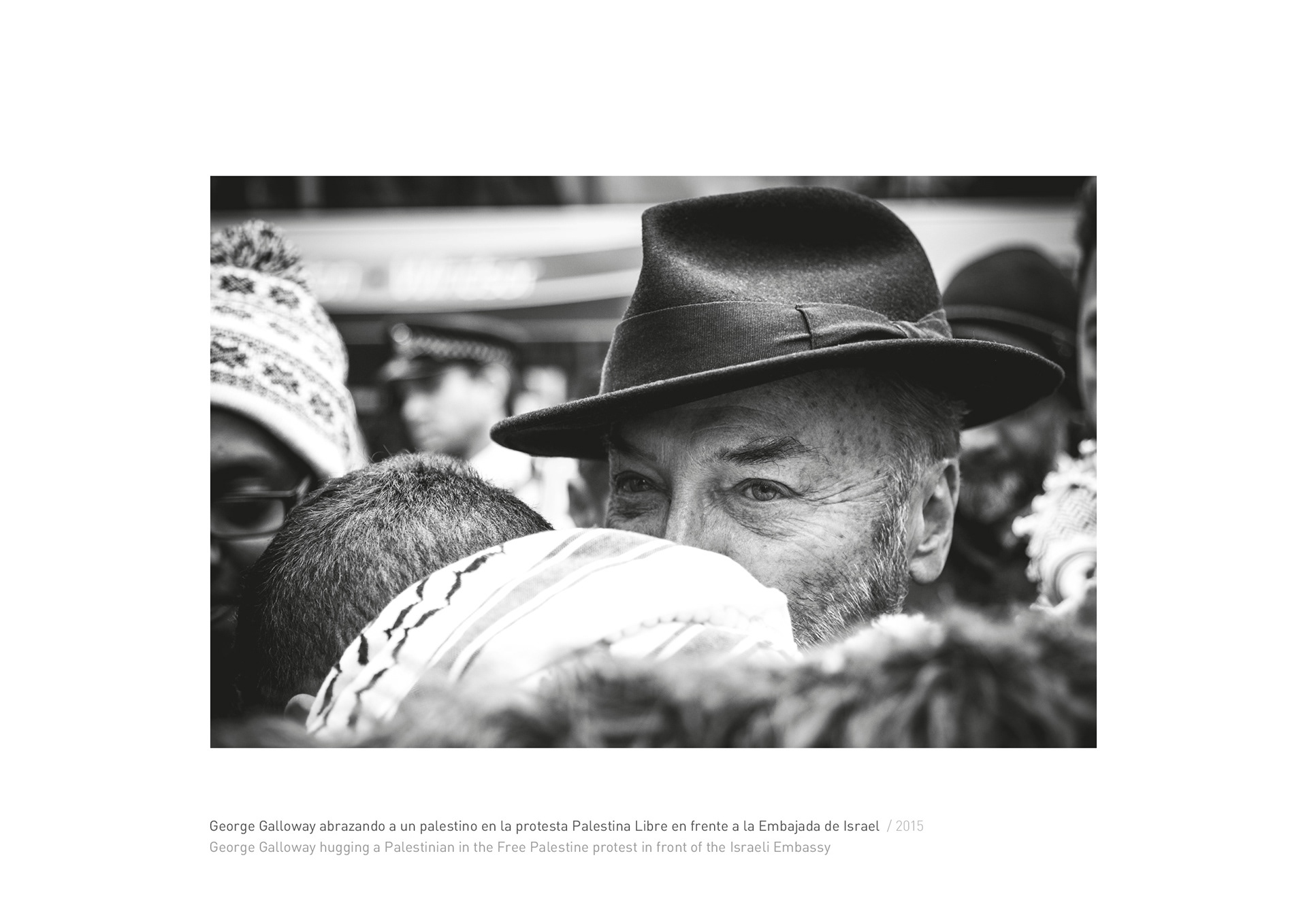 Image of the design created for the exhibition "Londres: detras y debajo del Palacio de Buckingham". This is an image related to a project inside Pedro Rodrigues (Treze413) graphic design portfolio.